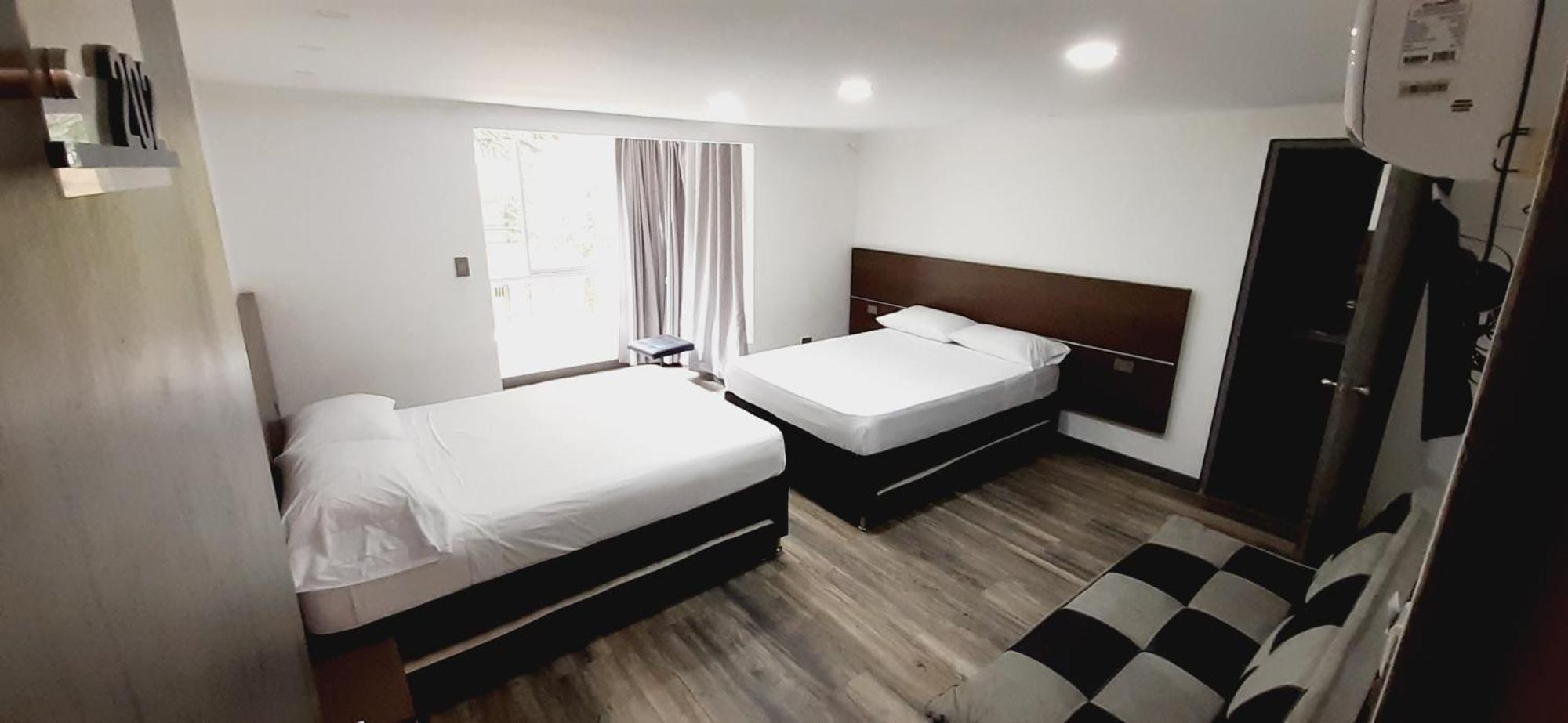 Hotel A & A Santa Alejandria Медельин Экстерьер фото